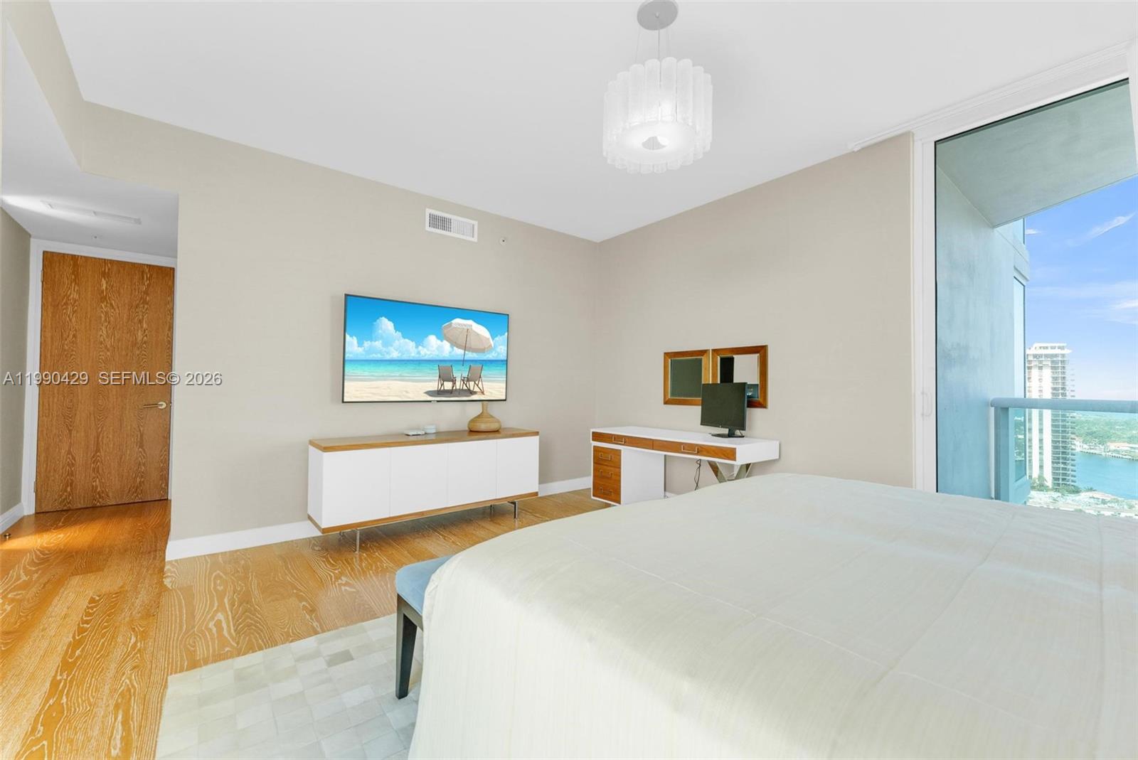 19400 Turnberry Way 2011 Property Photo 22