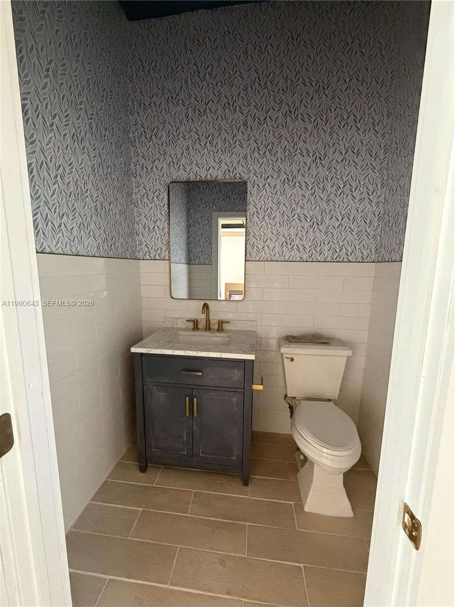 1352 E 4th Avenue Property Photo 5