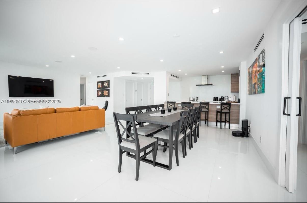 5600 Collins Avenue 14k Property Photo 3