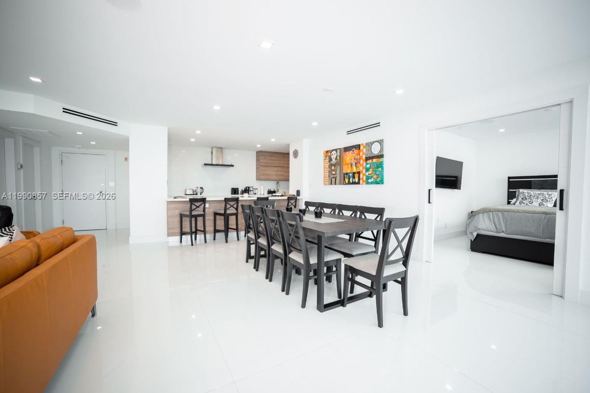 5600 Collins Avenue 14k Property Photo 5