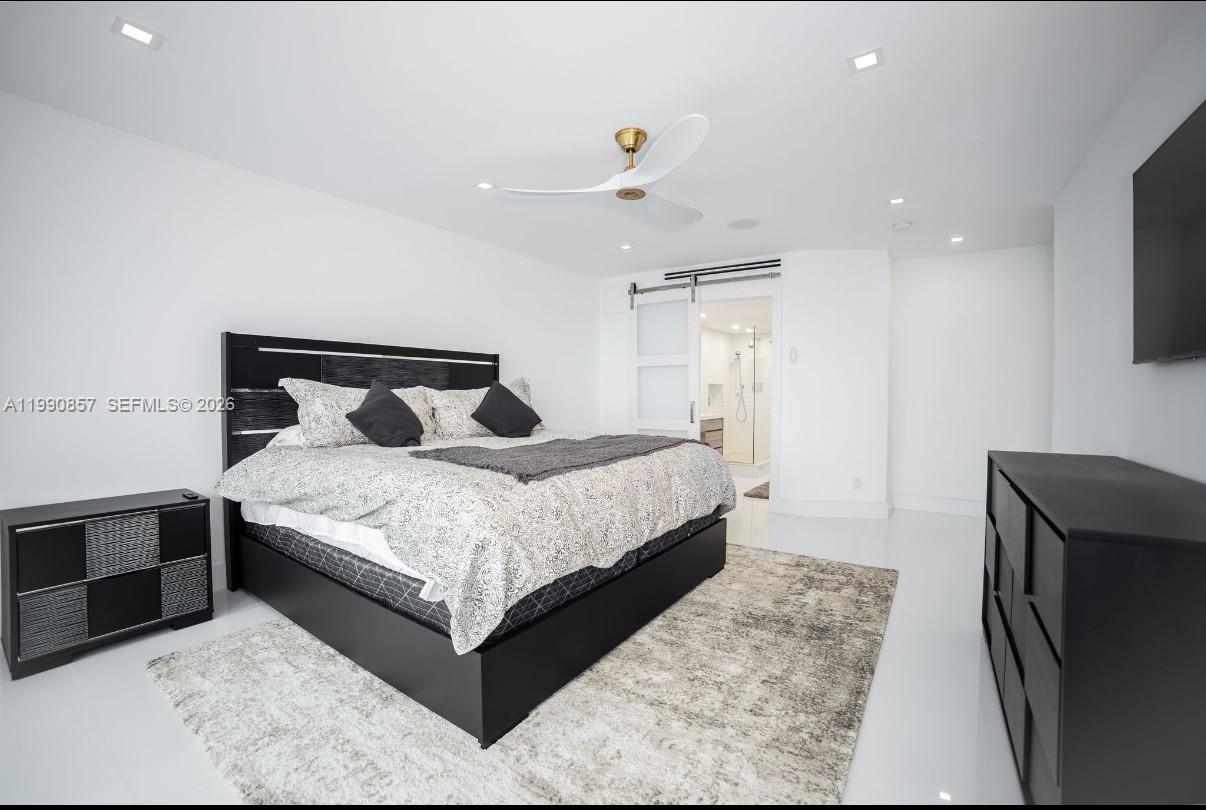 5600 Collins Avenue 14k Property Photo 13