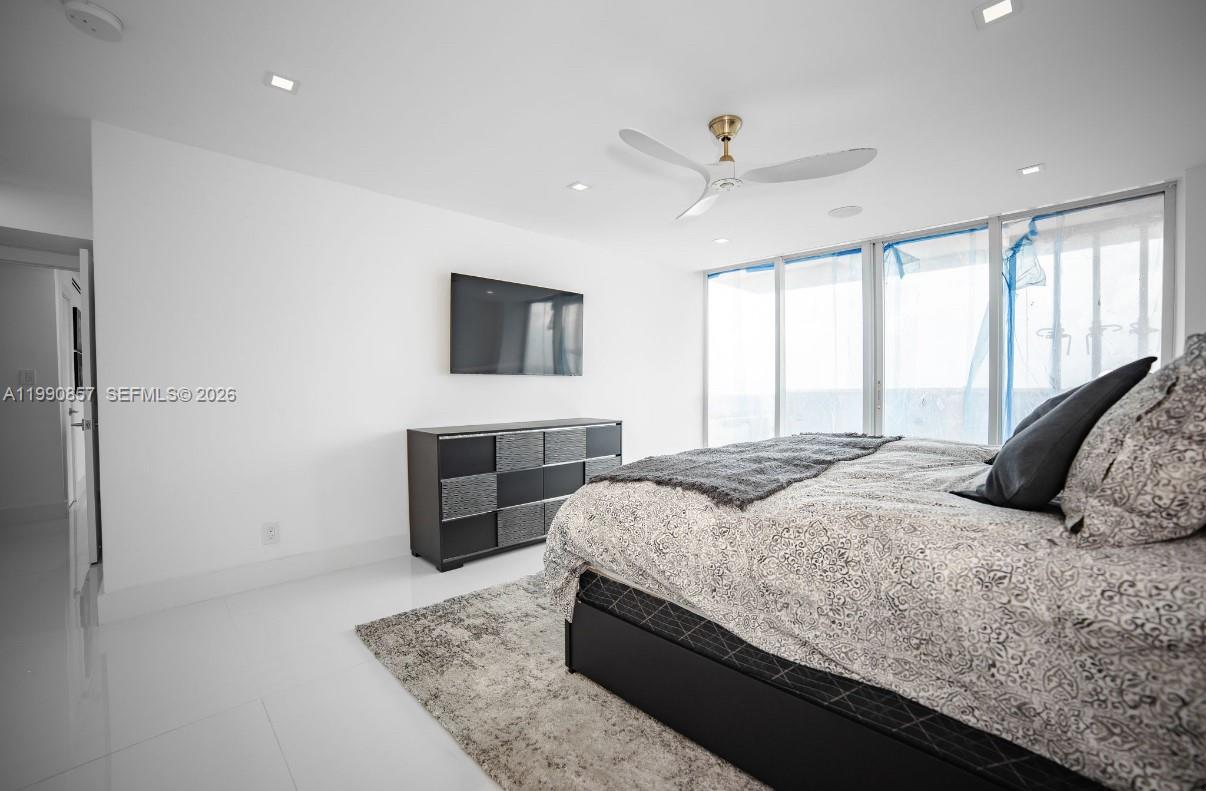 5600 Collins Avenue 14k Property Photo 15