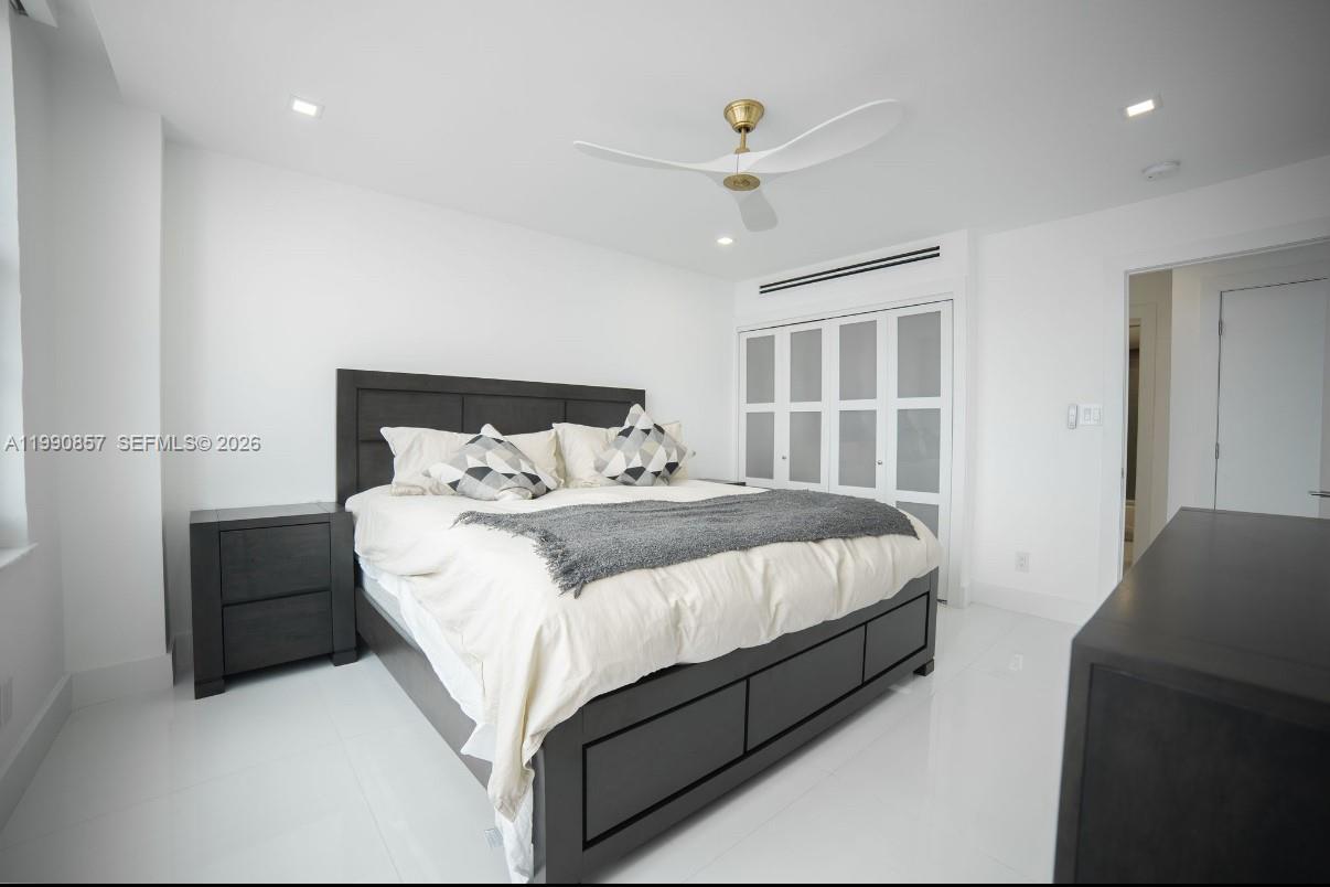 5600 Collins Avenue 14k Property Photo 21