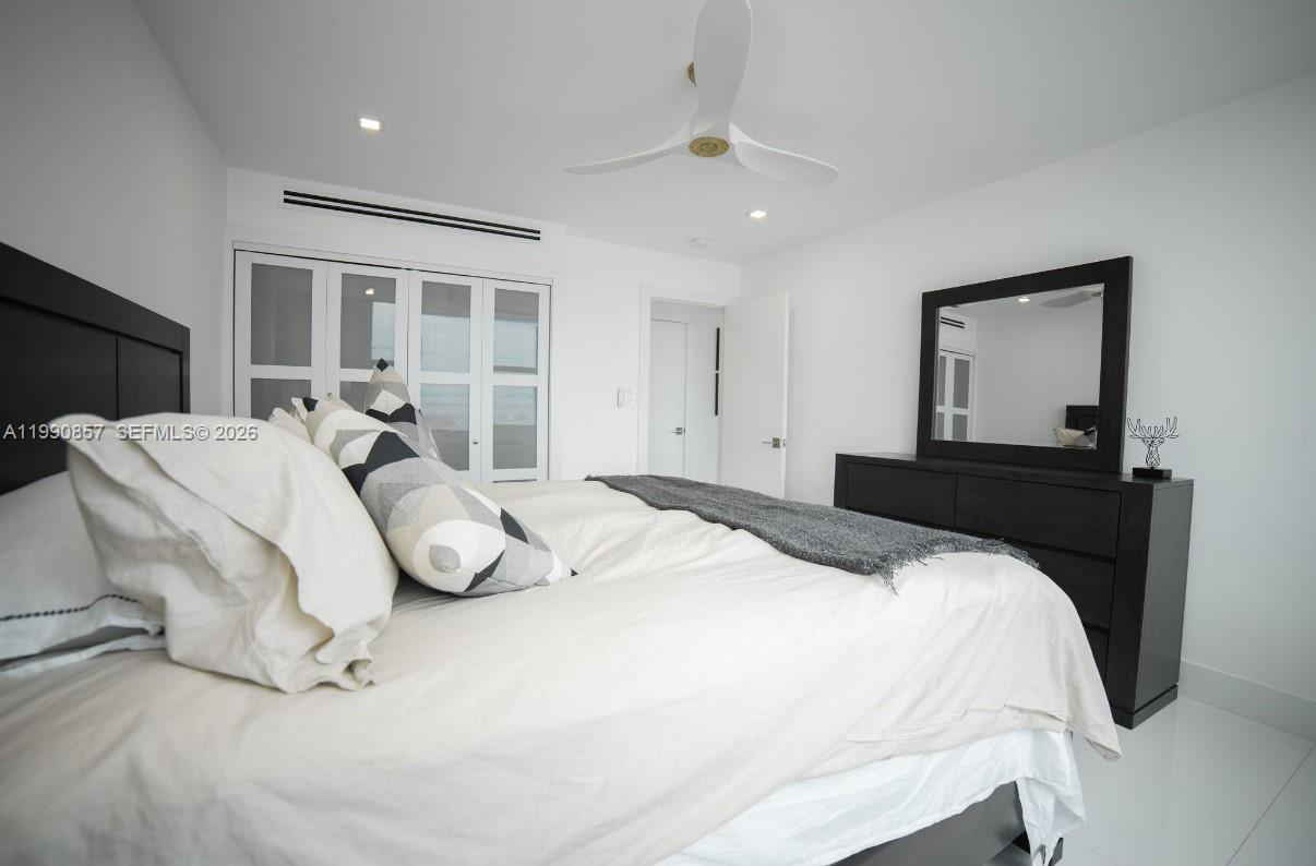 5600 Collins Avenue 14k Property Photo 22