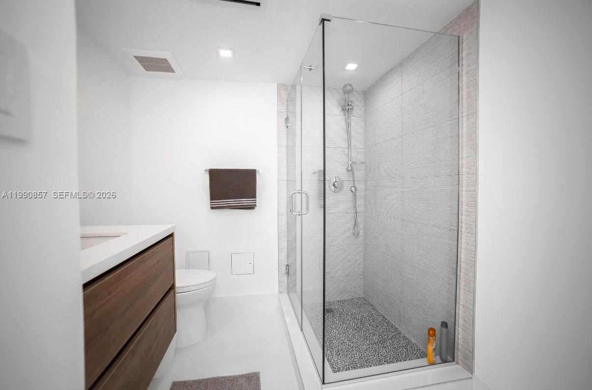 5600 Collins Avenue 14k Property Photo 24