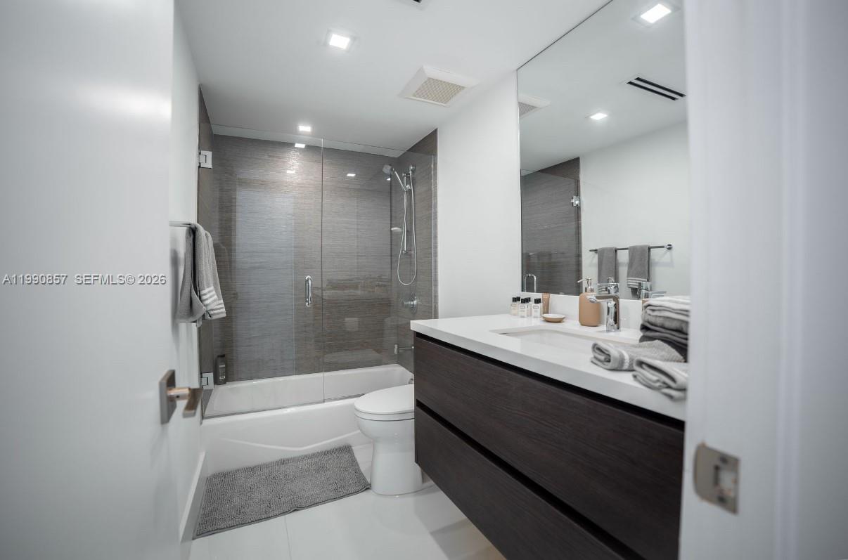 5600 Collins Avenue 14k Property Photo 25