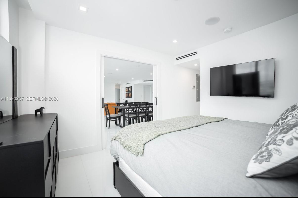 5600 Collins Avenue 14k Property Photo 27