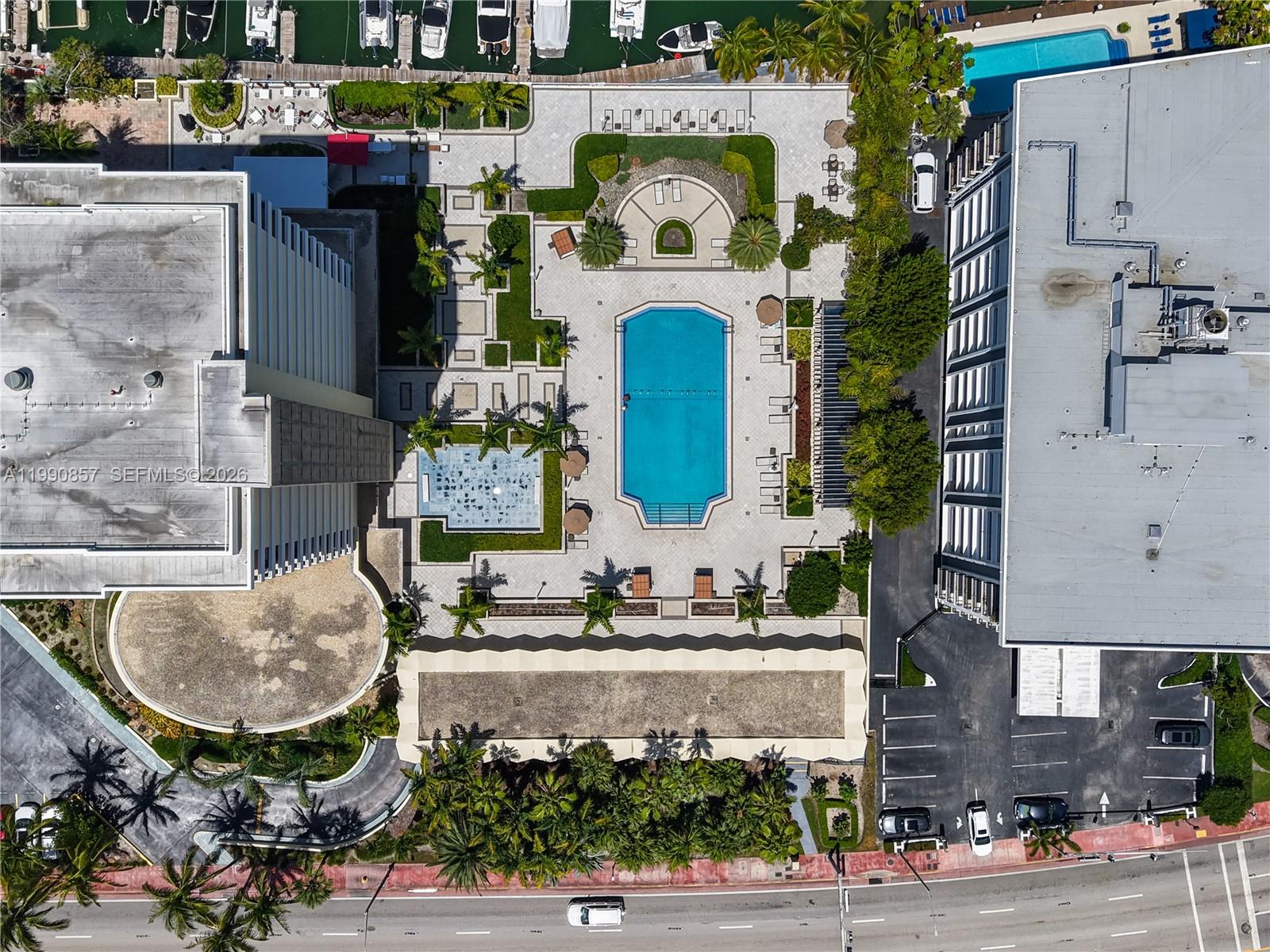 5600 Collins Avenue 14k Property Photo 41