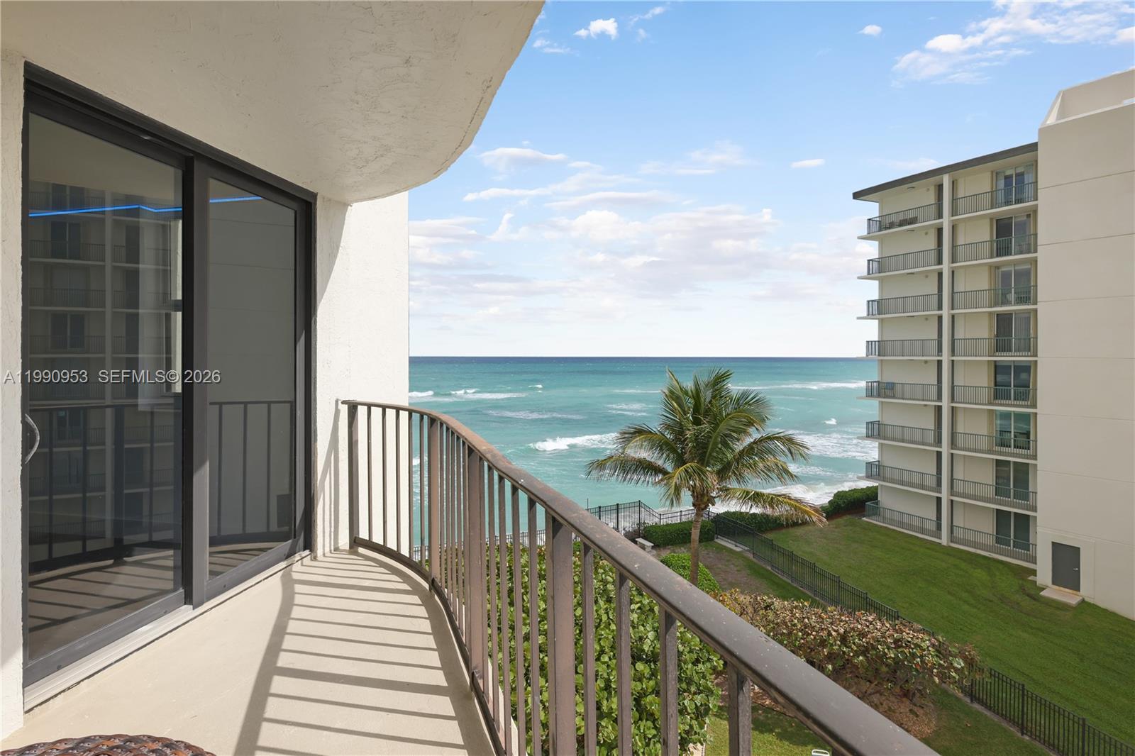 5420 N Ocean Drive 504 Property Photo 2