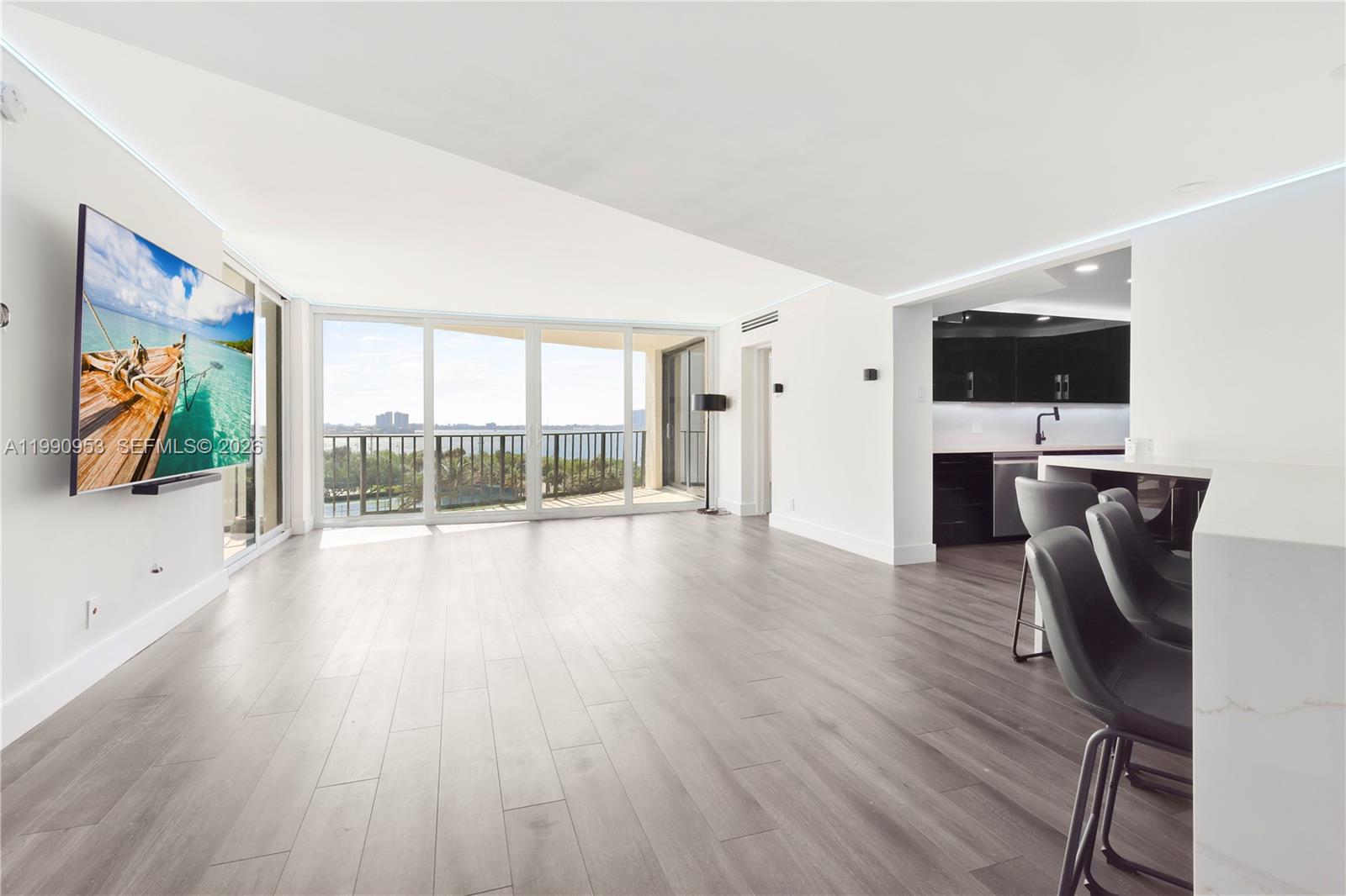 5420 N Ocean Drive 504 Property Photo 8