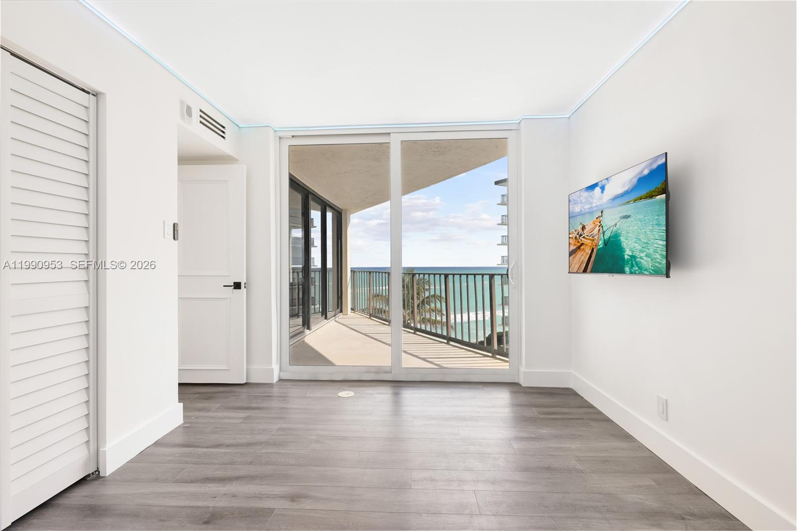 5420 N Ocean Drive 504 Property Photo 18