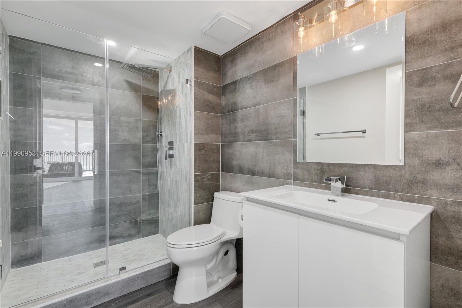 5420 N Ocean Drive 504 Property Photo 21