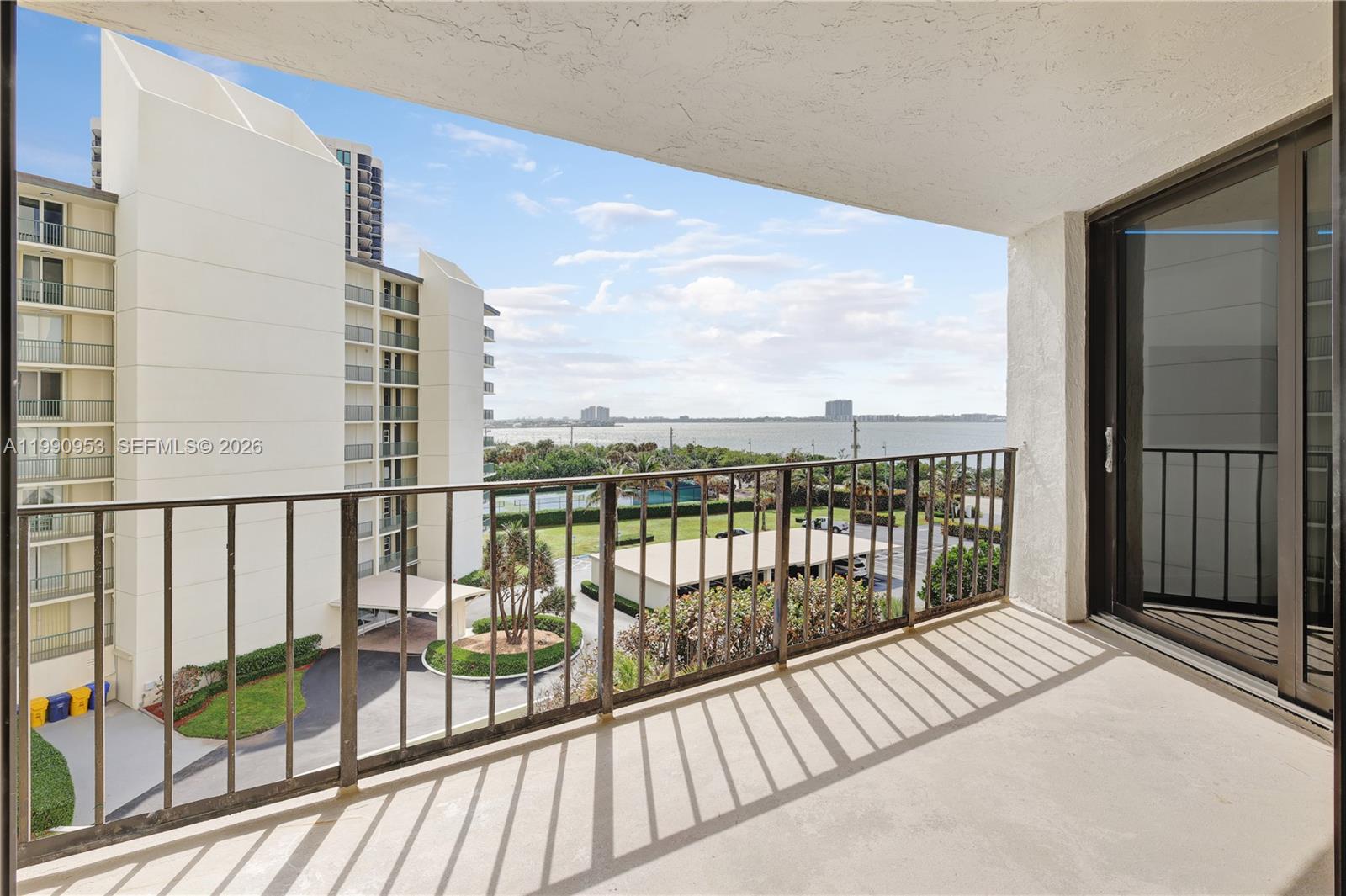 5420 N Ocean Drive 504 Property Photo 26