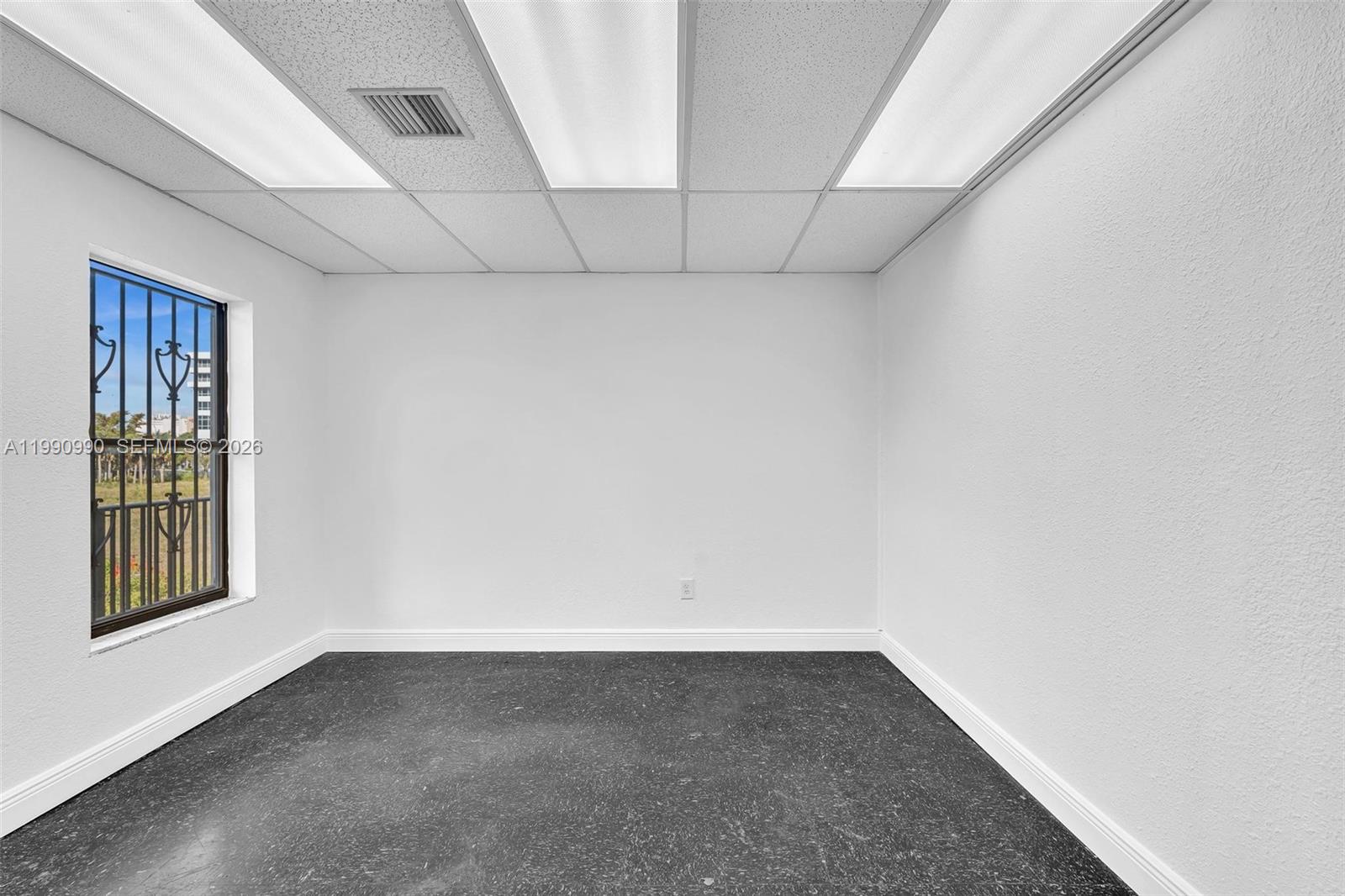 201 N University Drive 17b Property Photo 6
