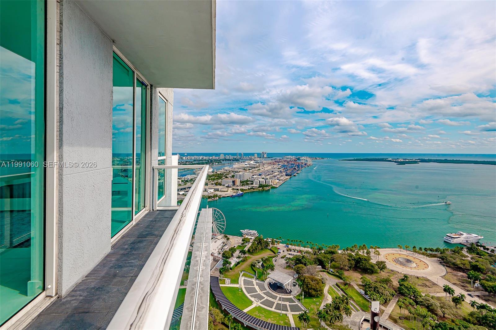 244 Biscayne Boulevard UPH-4907 Property Photo 1