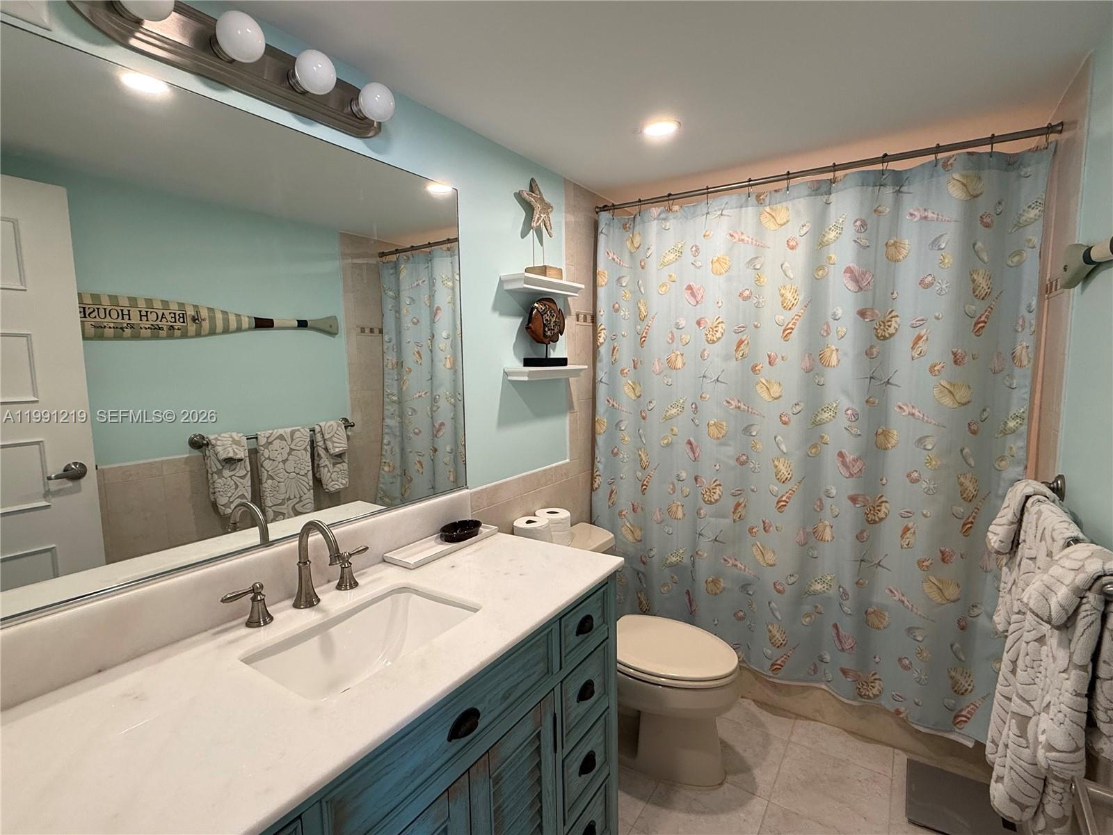1000 Parkview Drive 720 Property Photo 14
