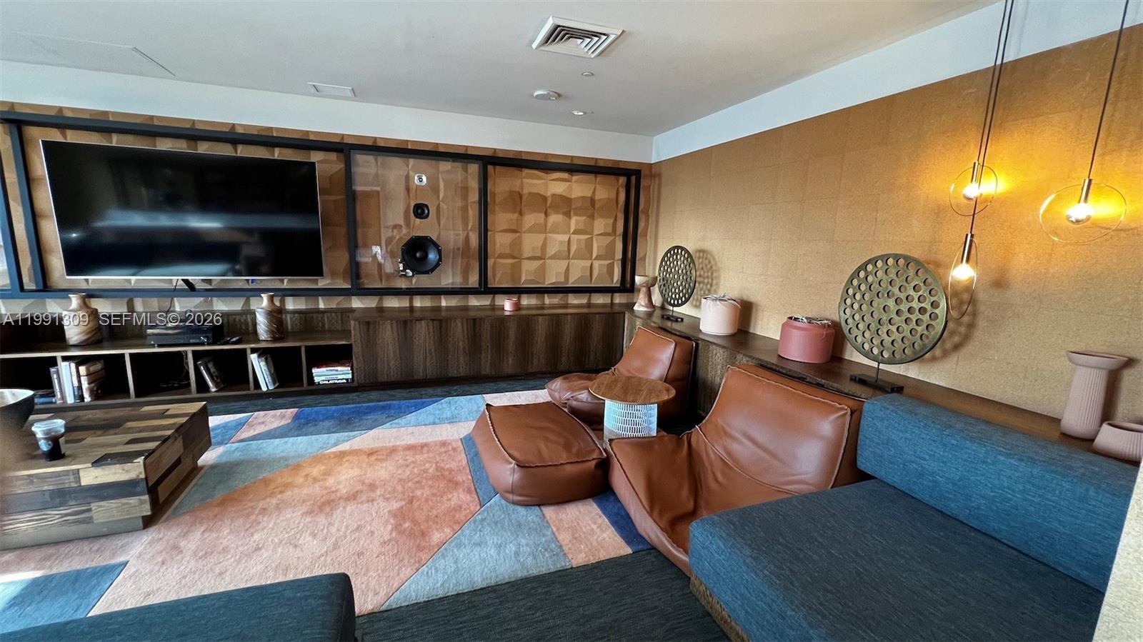 A11991309 Property Photo 29