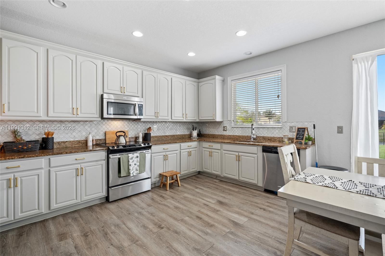 8130 Blue Daze Court Property Photo 18