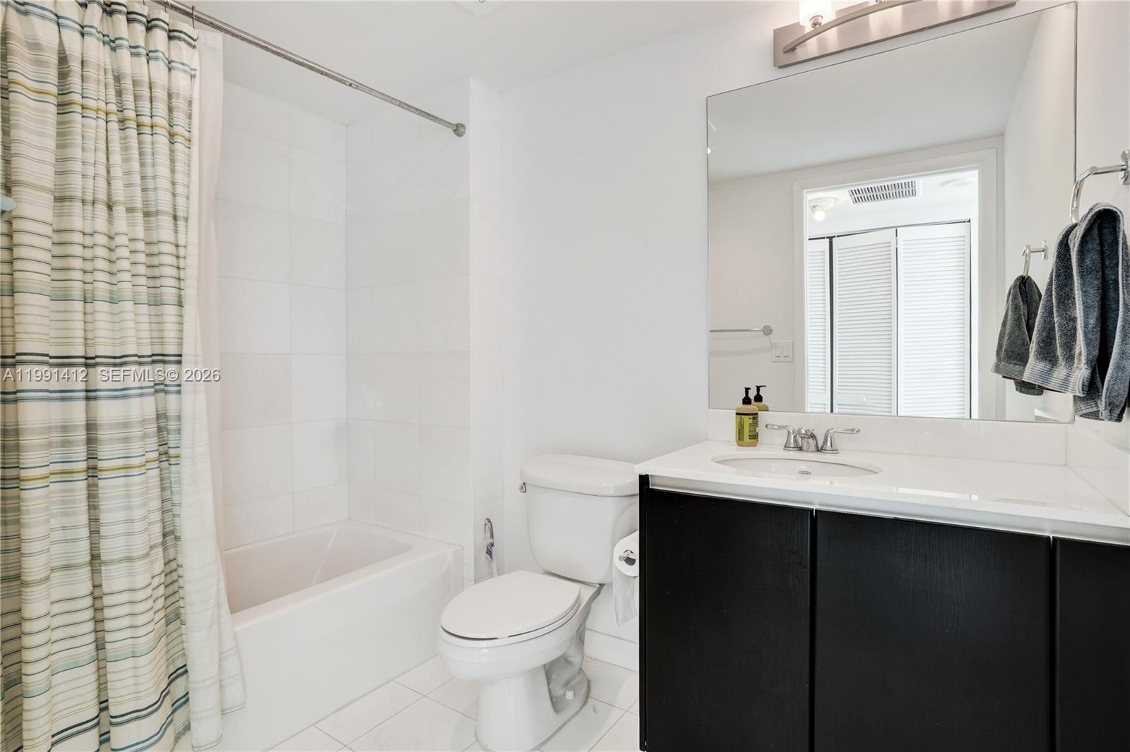 665 Ne 25th Street 2105 Property Photo 13