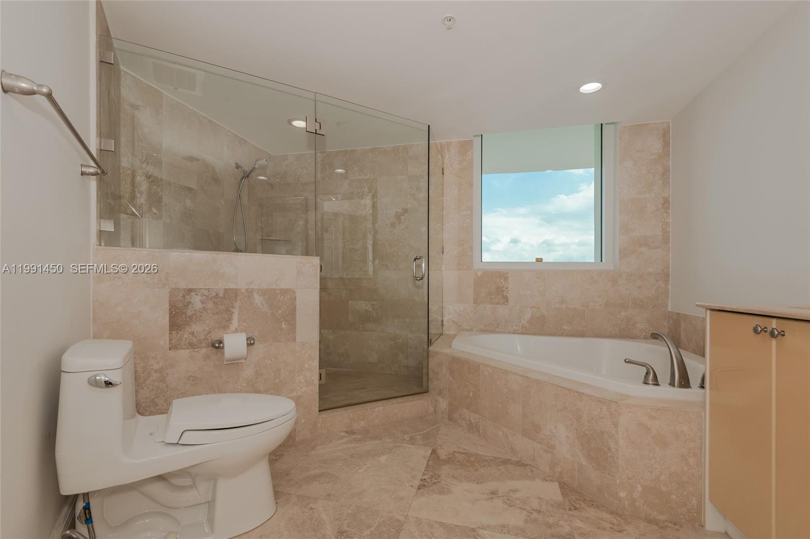 1755 E Hallandale Beach Boulevard 1407e Property Photo 24