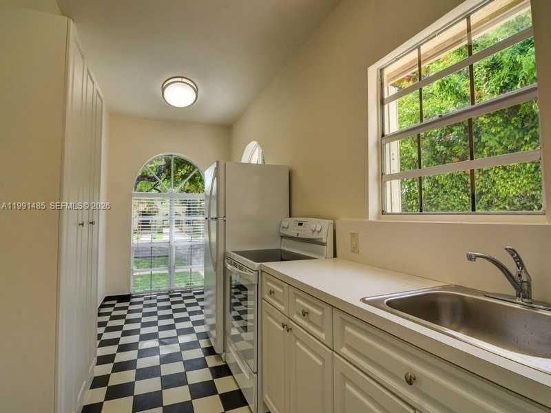 A11991485 Property Photo 3