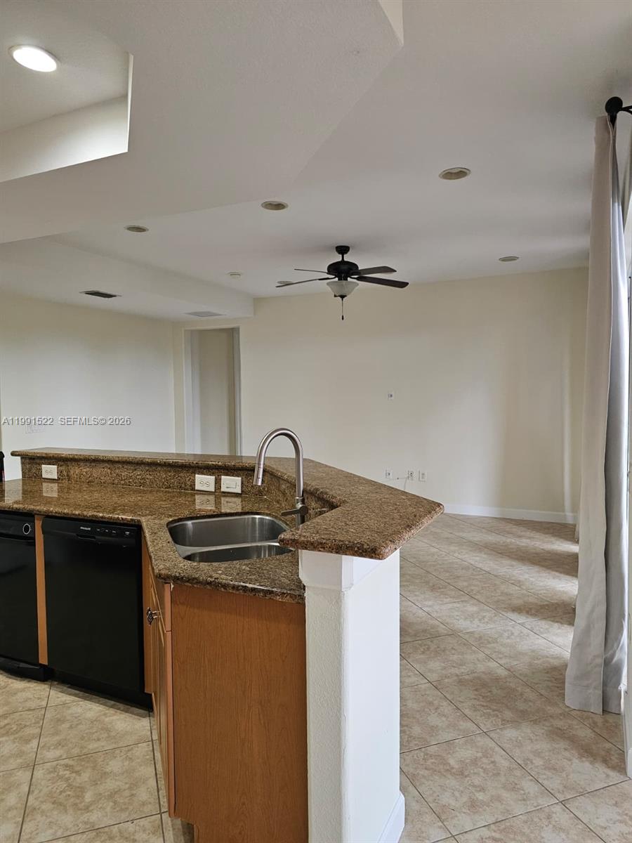 A11991522 Property Photo 5
