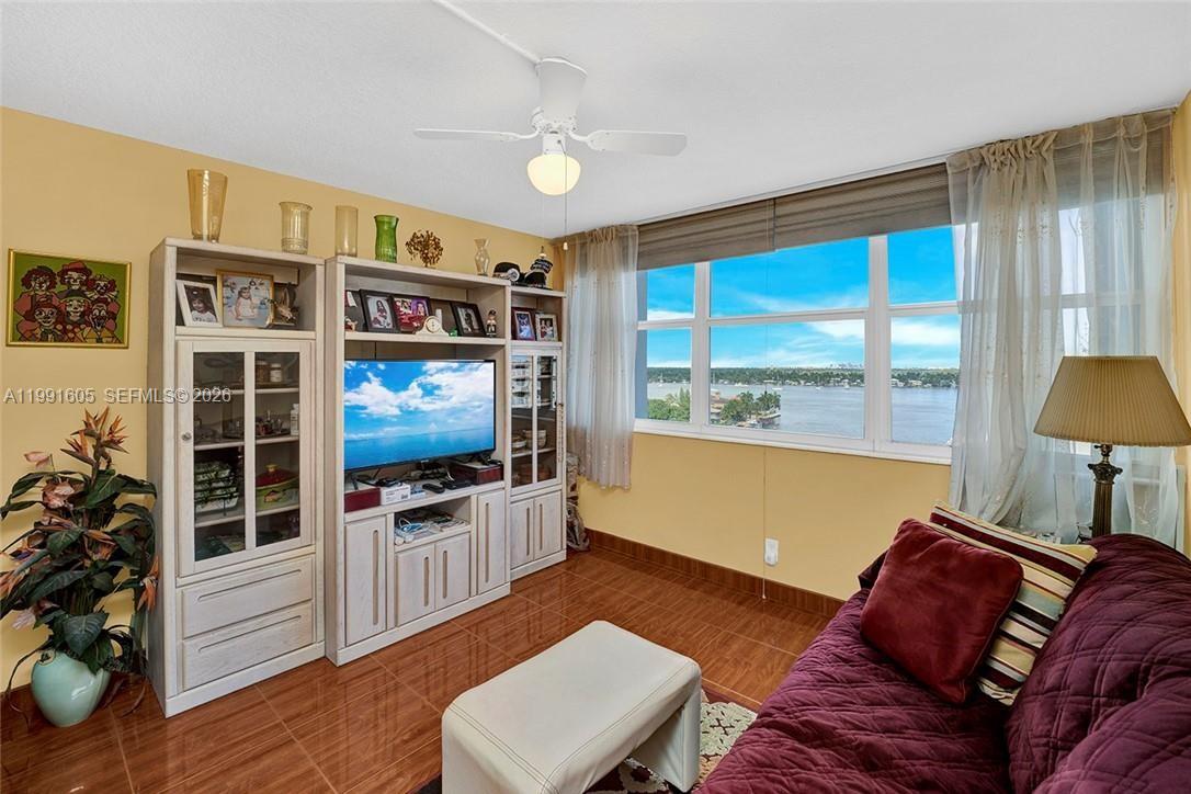 1400 S Ocean Drive 1004 Property Photo 18
