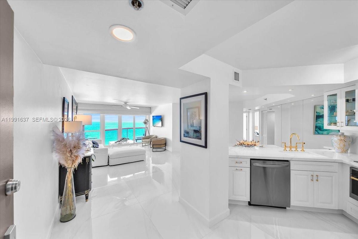 6767 Collins Avenue 1110 Property Photo 4