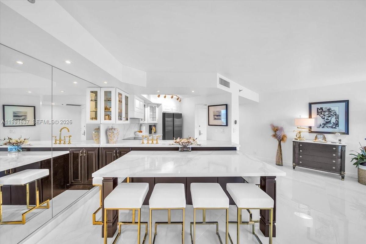 6767 Collins Avenue 1110 Property Photo 11