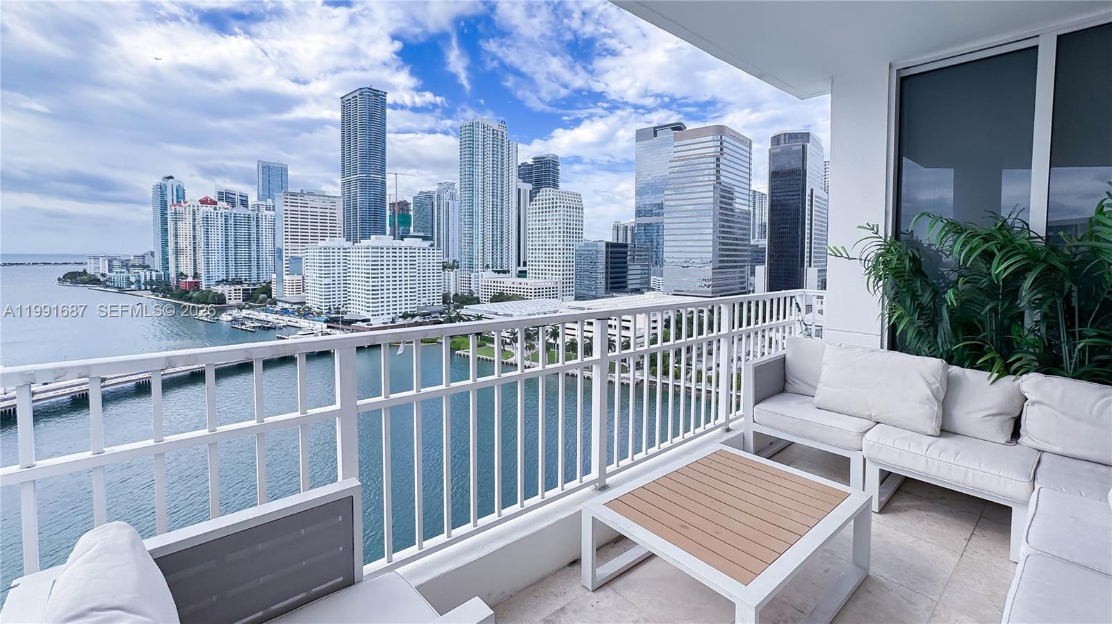 701 Brickell Key Boulevard 1912 Property Photo 4