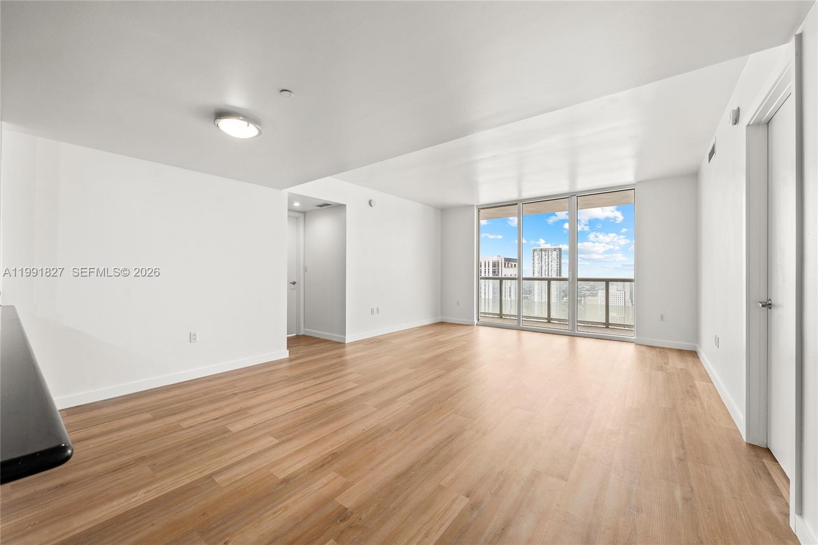50 Biscayne Boulevard 4111 Property Photo 3