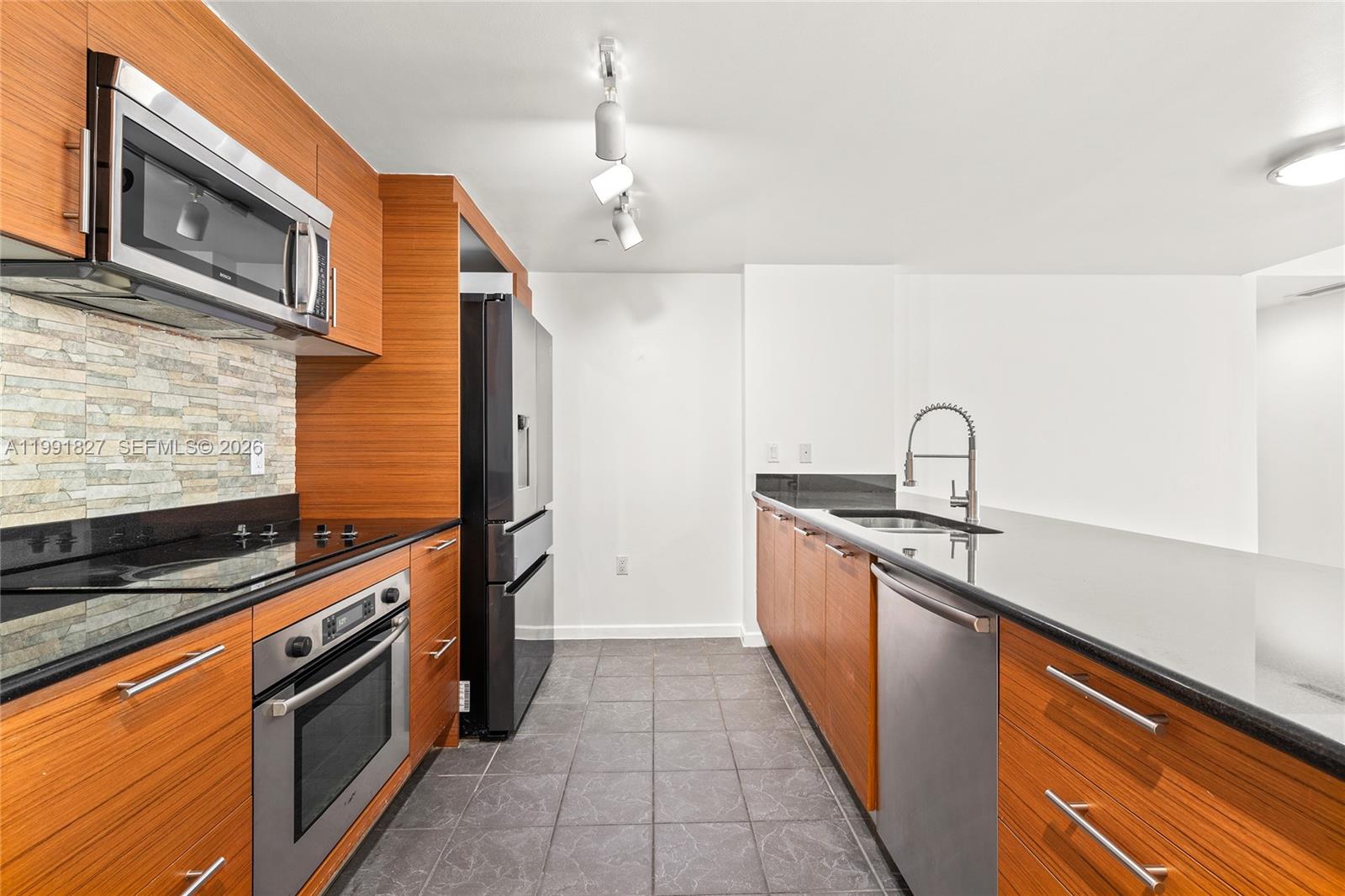 50 Biscayne Boulevard 4111 Property Photo 4