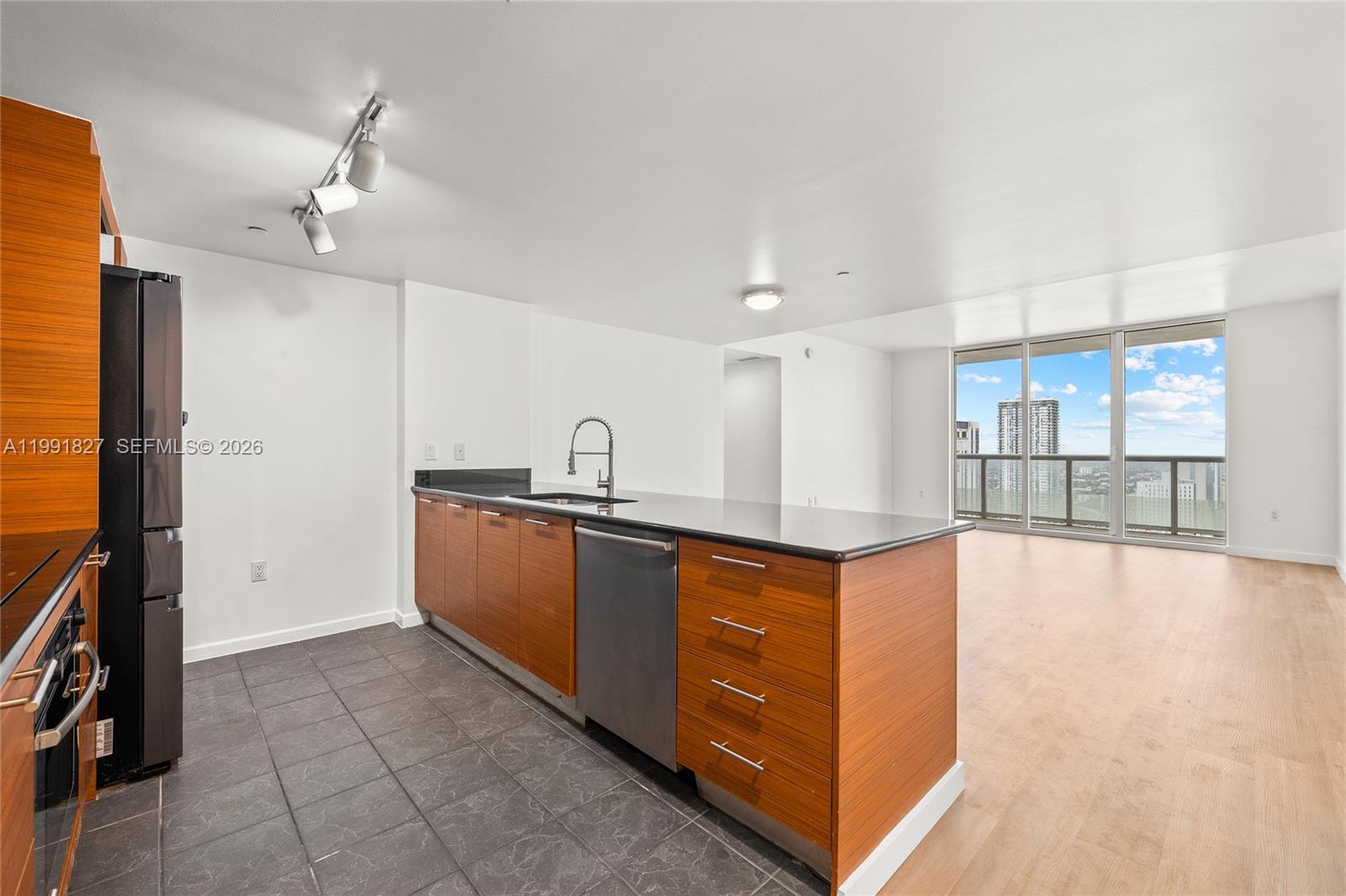 50 Biscayne Boulevard 4111 Property Photo 5