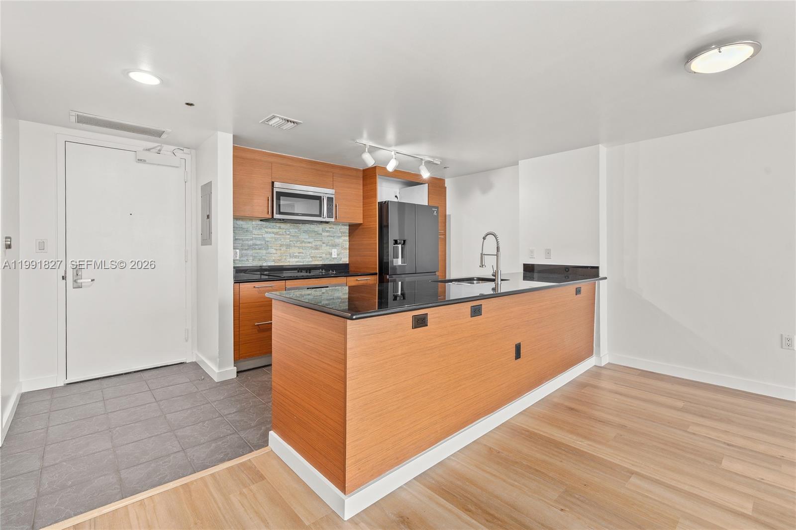 50 Biscayne Boulevard 4111 Property Photo 6