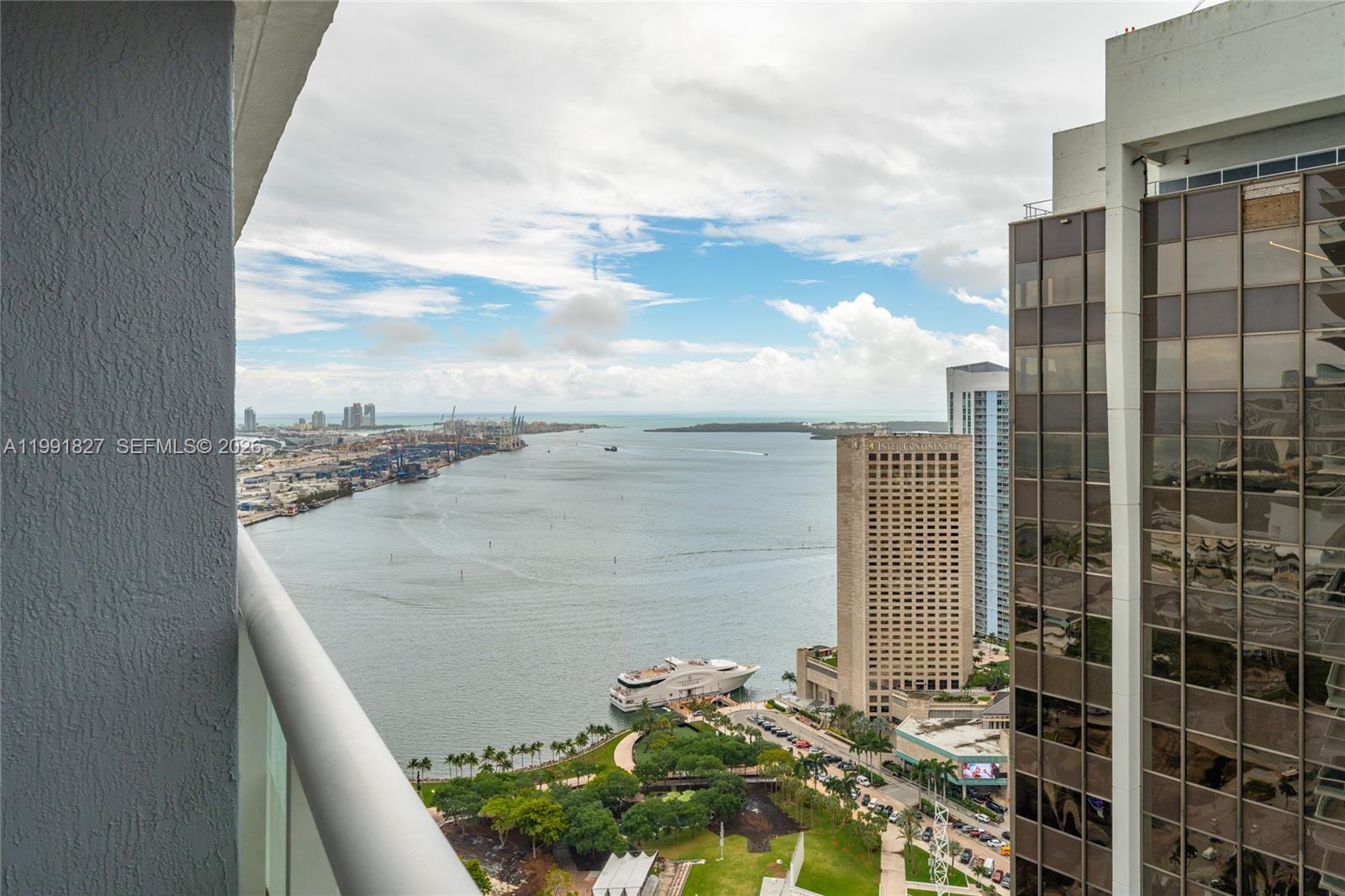 50 Biscayne Boulevard 4111 Property Photo 8