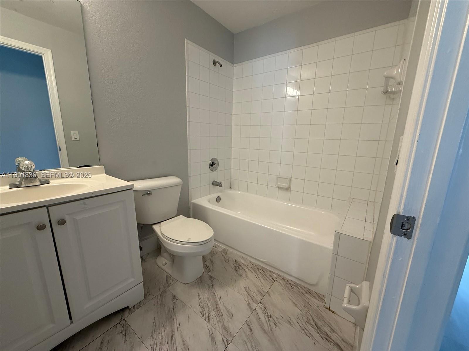 1586 Se 27th Court 178 Property Photo 11