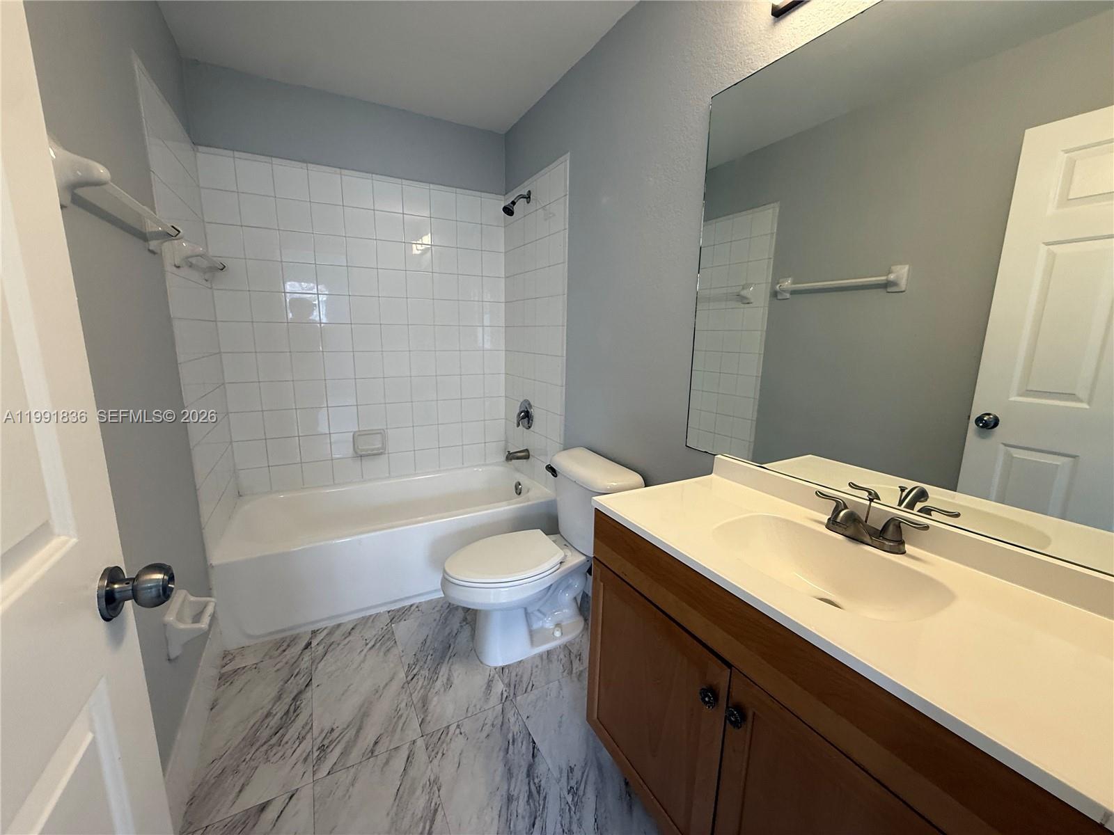1586 Se 27th Court 178 Property Photo 13