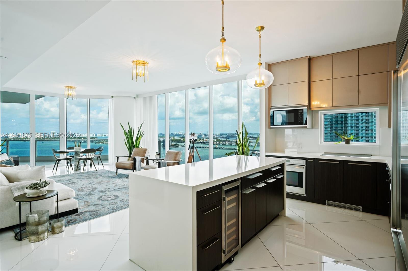 2020 N Bayshore Drive 2502 Property Photo 3