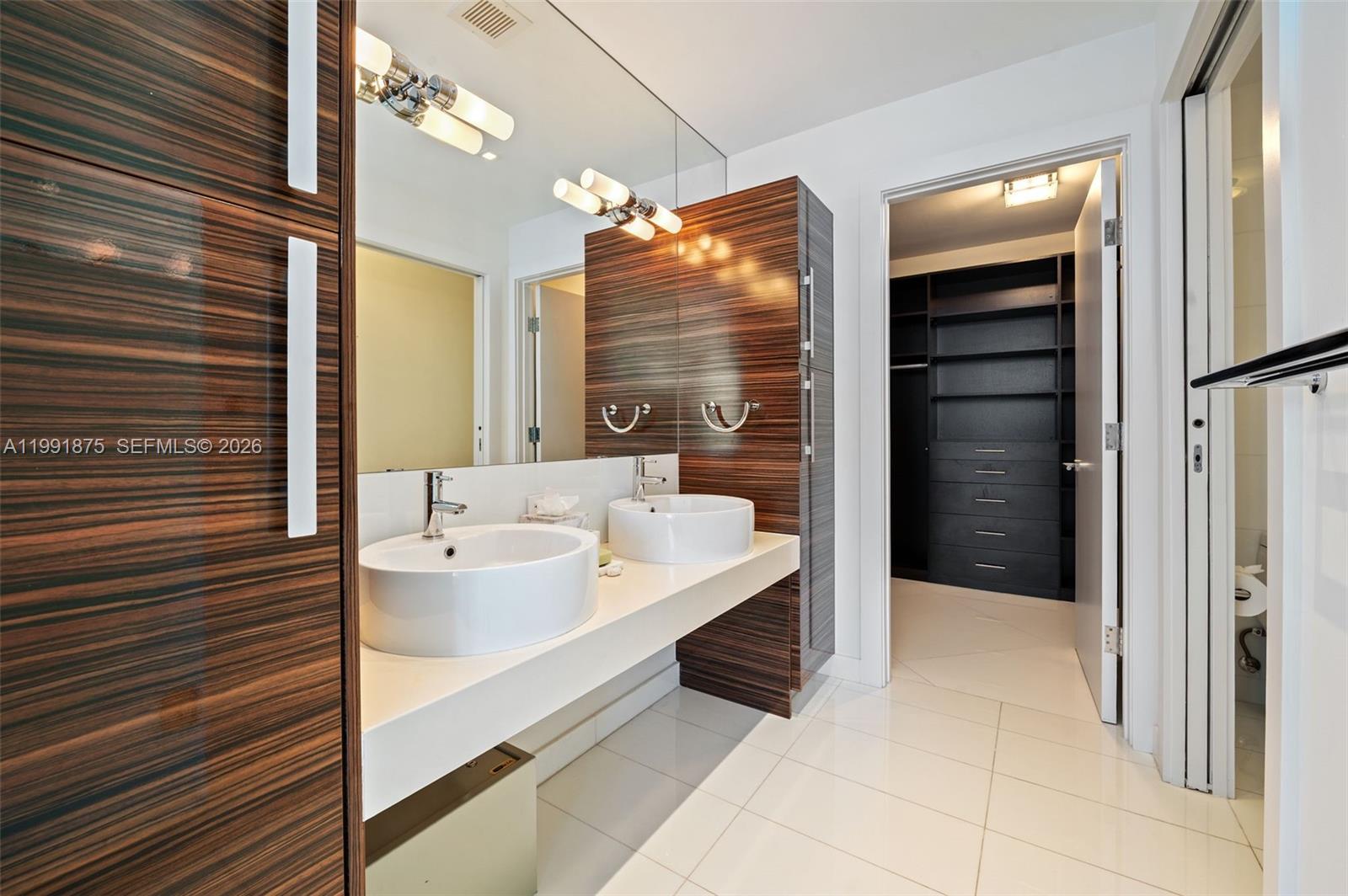 2020 N Bayshore Drive 2502 Property Photo 11