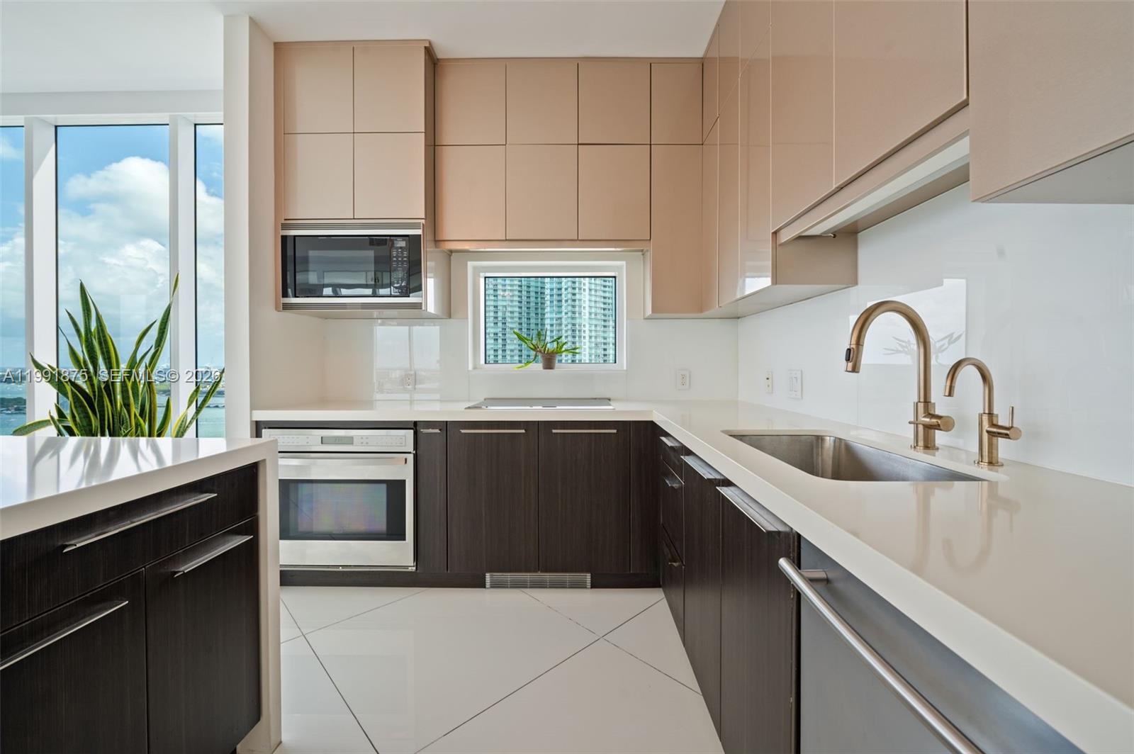 2020 N Bayshore Drive 2502 Property Photo 29