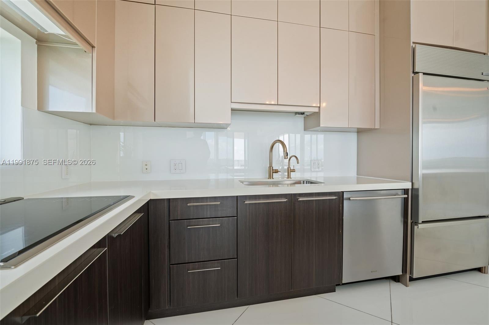 2020 N Bayshore Drive 2502 Property Photo 30