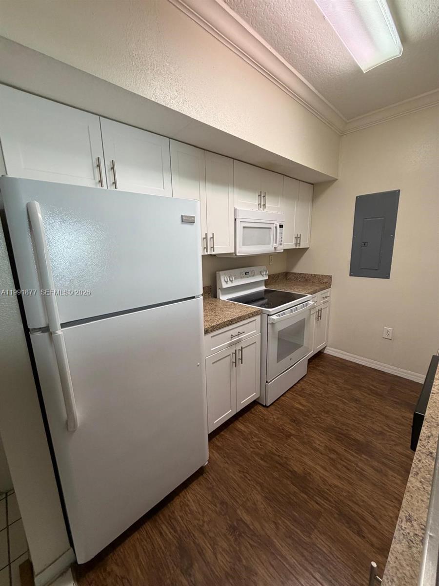 A11991877 Property Photo 15