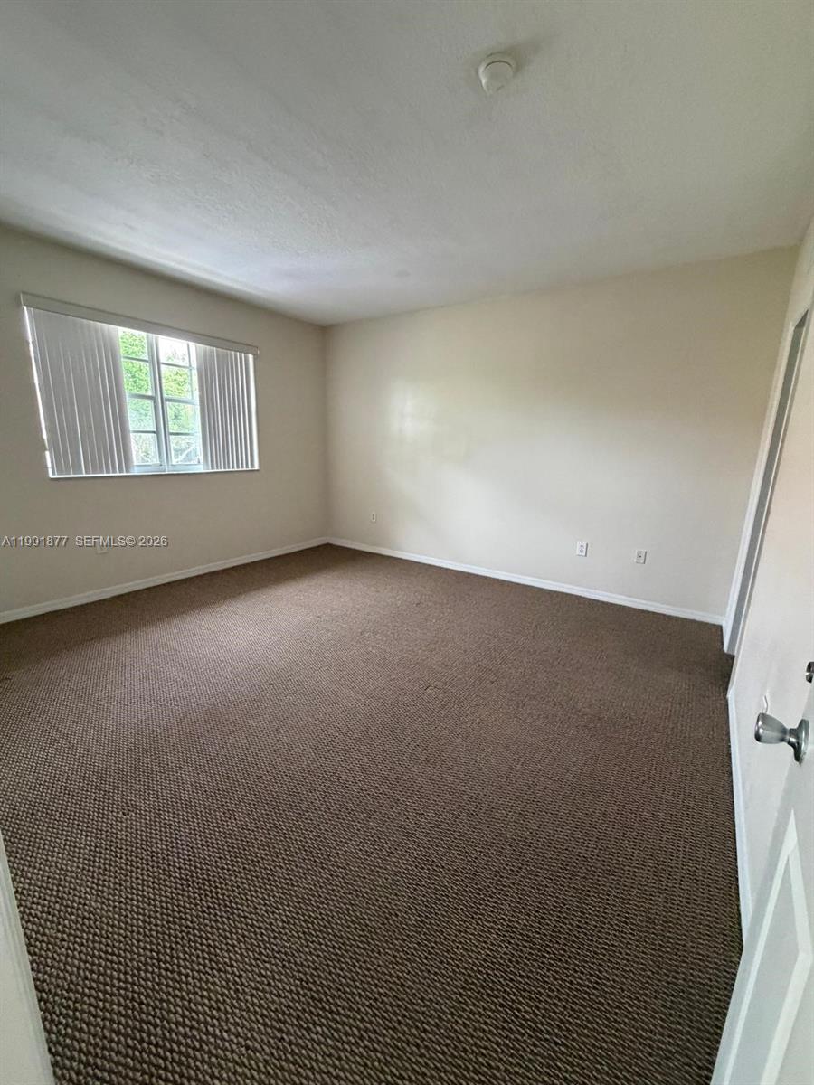A11991877 Property Photo 16