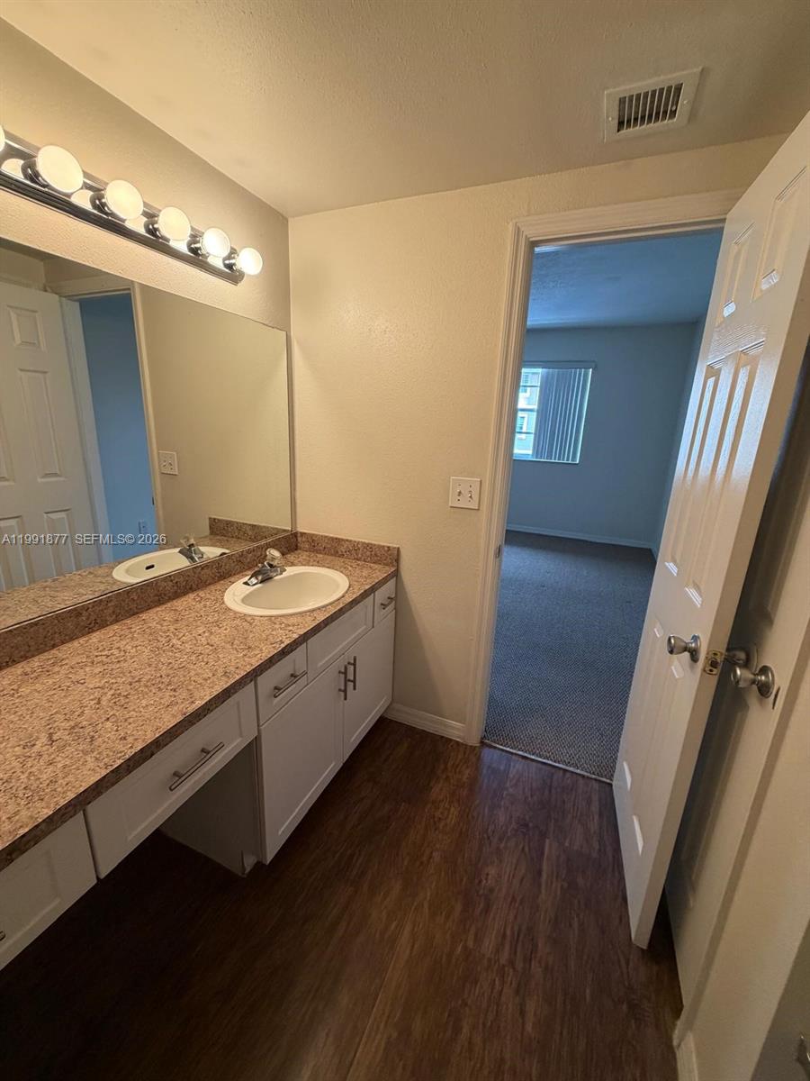 A11991877 Property Photo 23