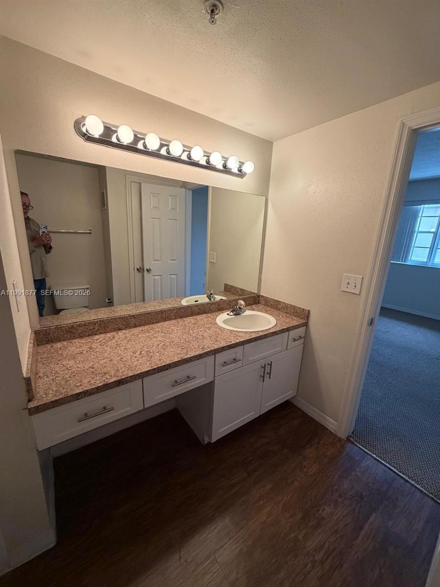 A11991877 Property Photo 24