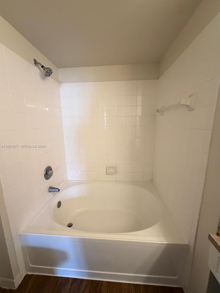 A11991877 Property Photo 25