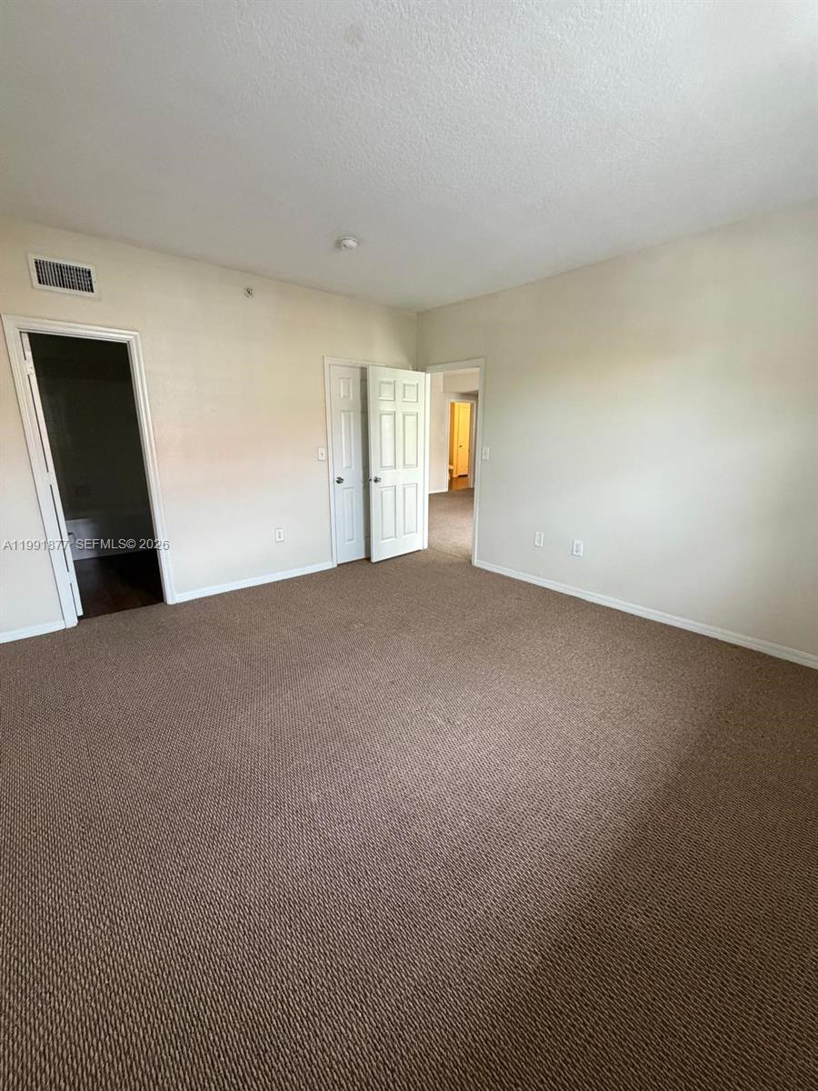 A11991877 Property Photo 27