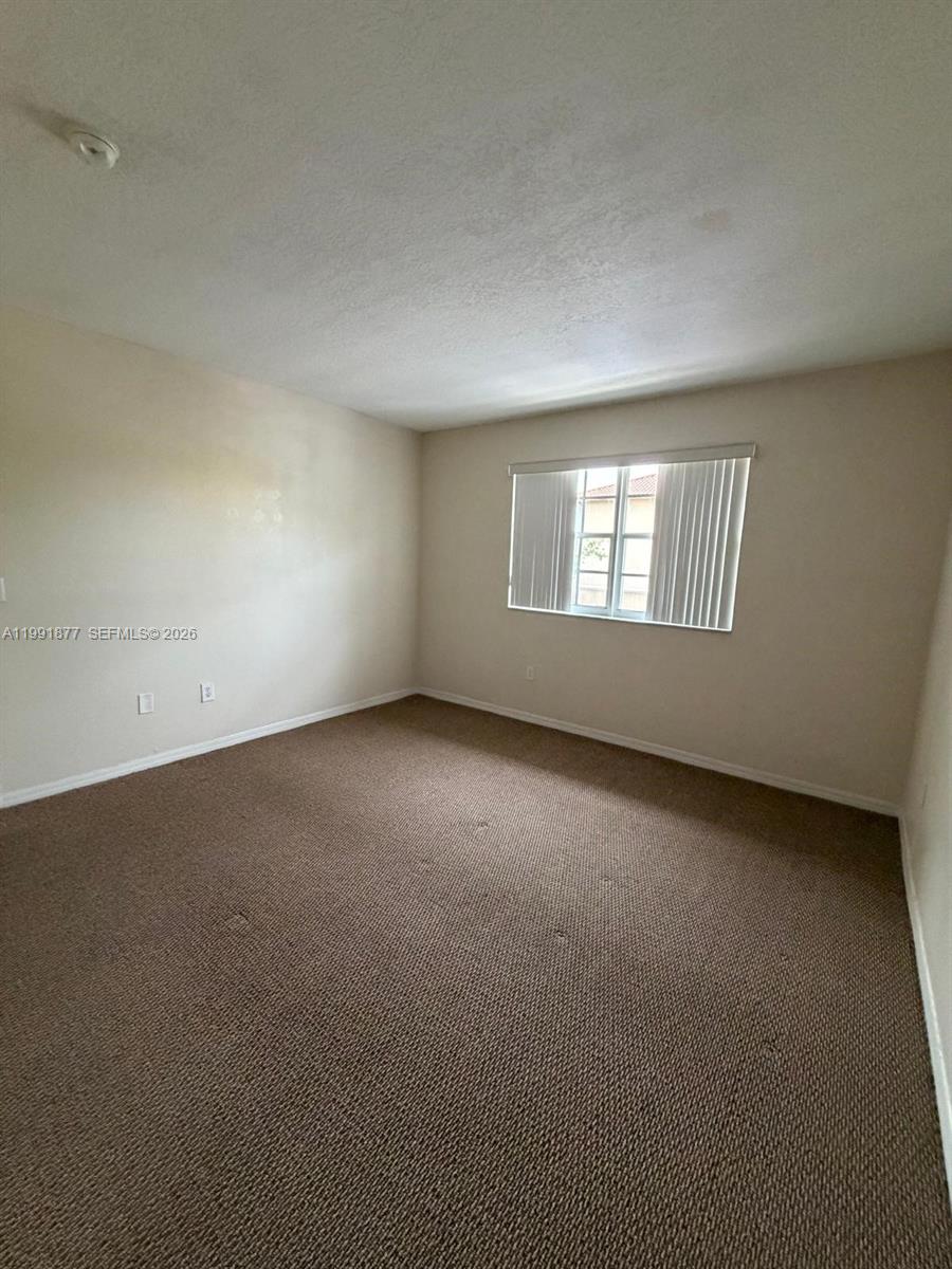 A11991877 Property Photo 28