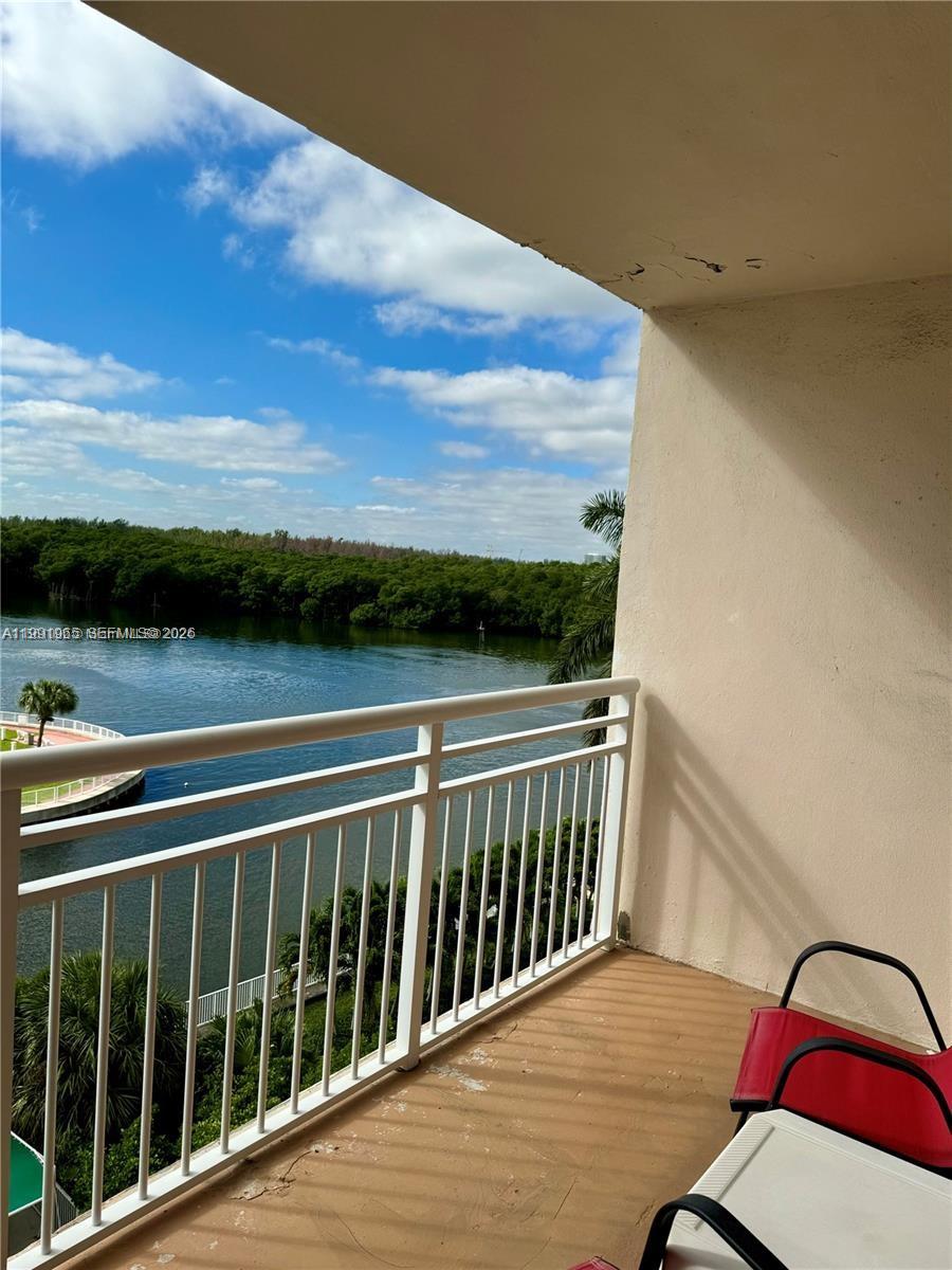 400 Kings Point Drive 609 Property Photo 4
