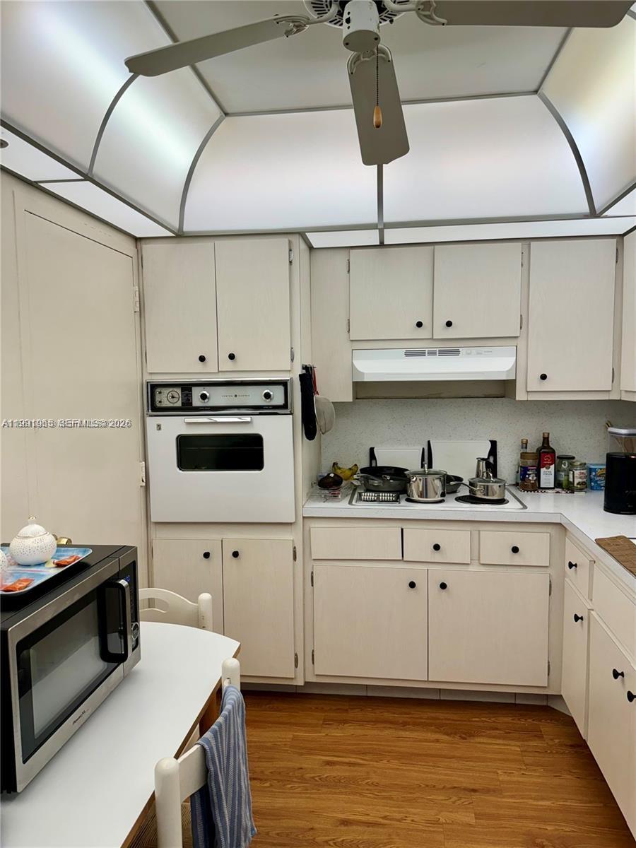 400 Kings Point Drive 609 Property Photo 12